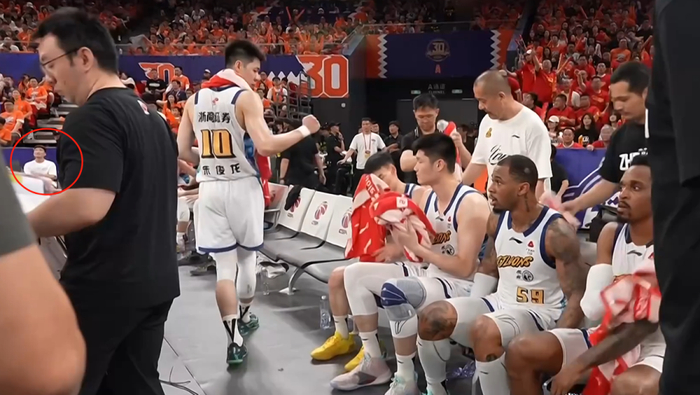 孙铭徽：打封闭那一刻已经做好了一切准备，对不起支持的人看到最差的|浙江广厦|总决赛|上海男篮|广厦|身体_新浪体育_新浪新闻